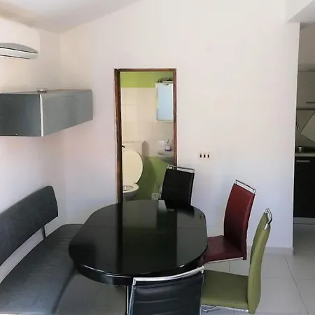 Jurkovi - Four Bedroom With Sea View And Terrace דירה פירובאץ