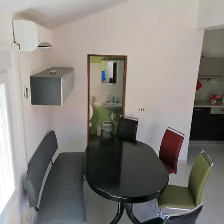 Jurkovi - Four Bedroom With Sea View And Terrace * פירובאץ