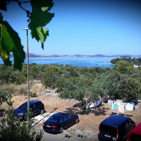 Jurkovi - Four Bedroom With Sea View And Terrace